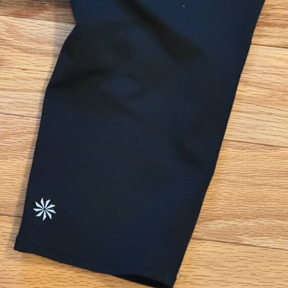 Athleta Medium Cropped - Picture 4 of 4